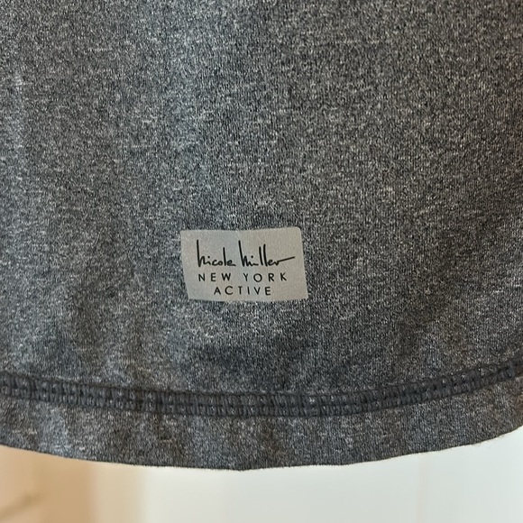 Nicole Miller Women’s Gray Active Tank Size Small - Picture 4 of 6
